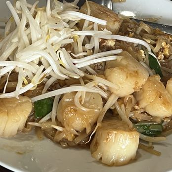 Thai Ghang Waan - 33. Pad Thai with scallops - Thai Near Me - Springfield, Virginia