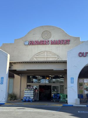 Red Tomatoes Farmers Market by null