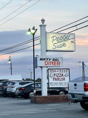 Peggy Sue's 50's Diner by null