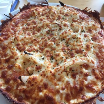 Marakas Pizza - Pineapple and onion - yum! - Pizza Near Me - Miami, Florida