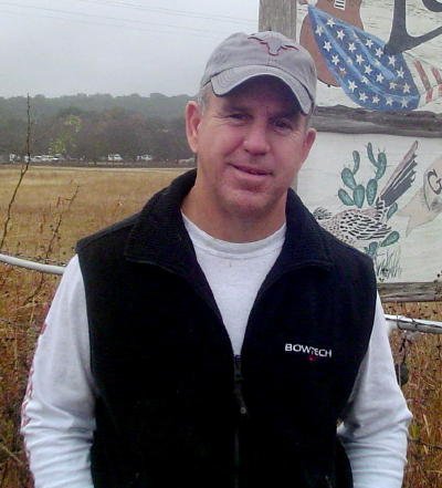 Slide of Dee's Roofing