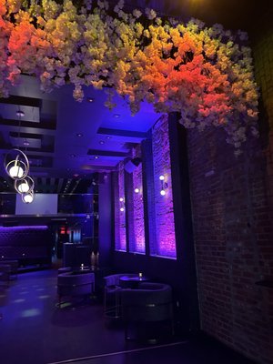 Leda's Cocktail Lounge by null