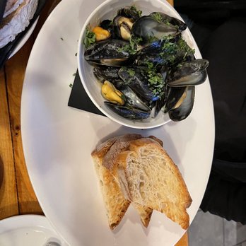 Fahrenheit 132 - Mussels were hot, fresh and very good - Steakhouses Near Me - Fredericksburg, Virginia Fahrenheit 132 - Mussels were hot, fresh and very good - Steakhouses Near Me - Fredericksburg, Virginia