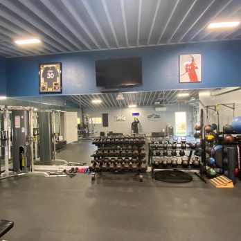 Willow Glen Workout Garage - Inside - Trainers Near Me - San Jose, California Willow Glen Workout Garage - Inside - Trainers Near Me - San Jose, California