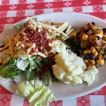 Spaghetti Works - Salad bar - Italian Near Me - Ralston, Nebraska