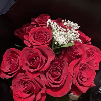 Yaz flowers and balloons - Florists Near Me - Berwyn, Illinois