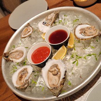 Four Marlins Oceanfront Dining - Oysters that came with crackers - Seafood Near Me - Key West, Florida
