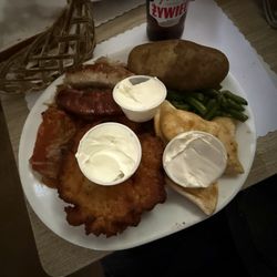 Cavalier Inn - Polish Platter