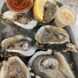 Coco's Crush Bar and Grill - Oysters were tasty