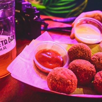 Dos Croquetas - Bakeries Near Me - Miami, Florida