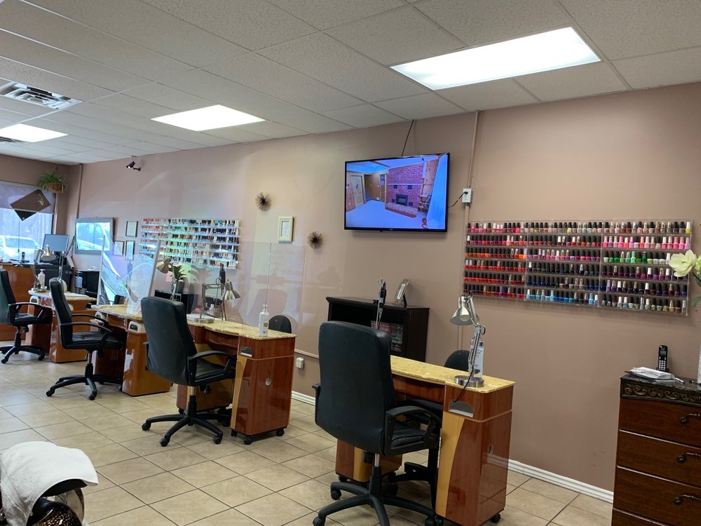LILA NAILS & FOOT SPA Updated August 2024 400 Laclie Street