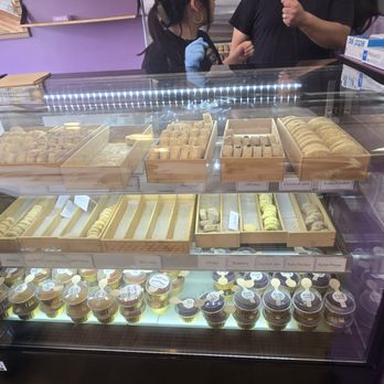 Crumbs nd Creams - Bakeries Near Me - Chicago, Illinois