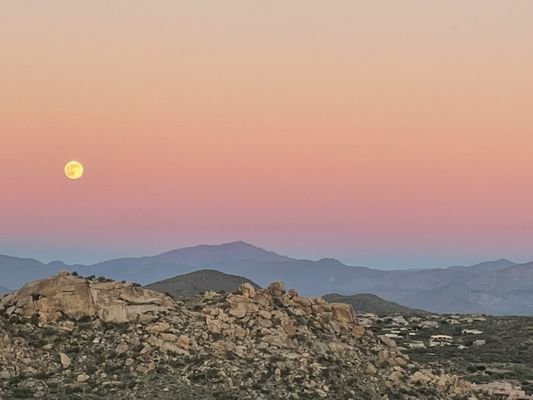 Pinnacle Peak by null