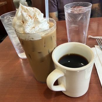 Eggs 'n Things - Waikiki Beach Eggspress - Coffee - Breakfast & Brunch Near Me - Honolulu, Hawaii