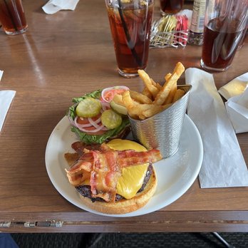 Meadows Restaurant - American Near Me - Springfield, Ohio