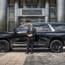 Bubz Limos - The best VIP-Chauffeur driven car hire in United States. Out of town SUV car service available. 24/7 limousine service.
