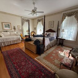 The Chancellor's House - Dogwood Room