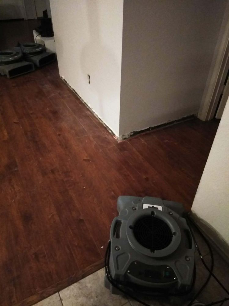 Slide of 24-7 Resoration