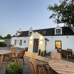 The Three Chimneys - Outside