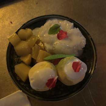 Soothr - Mango Sundae - Thai Near Me - New York, New York Soothr - Mango Sundae - Thai Near Me - New York, New York
