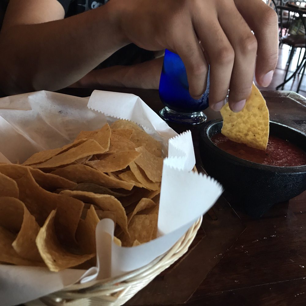 Las Trojas Cantina - Over-cooked chips basic salsa - Mexican Near Me - Morrow, Georgia Las Trojas Cantina - Over-cooked chips basic salsa - Mexican Near Me - Morrow, Georgia