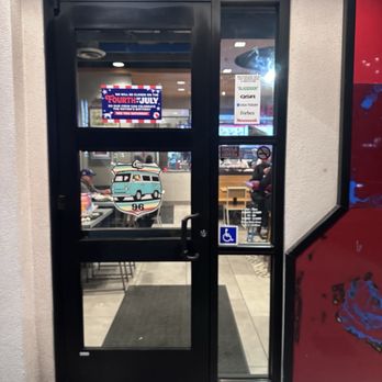 Raising Cane's Chicken Fingers - July 2025 - Fast Food Near Me - Carson, California Raising Cane's Chicken Fingers - July 2025 - Fast Food Near Me - Carson, California