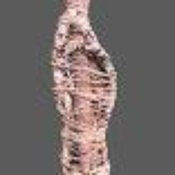 Collection de l'art brut - "l'enfant momie" d'une artiste trisomique, sourde et muette
