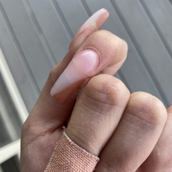 Lee's Nails And Spa Salon - Cracks on both sides of my nail. Will easily break off. - Nail Salons Near Me - Lincoln, Nebraska Lee's Nails And Spa Salon - Cracks on both sides of my nail. Will easily break off. - Nail Salons Near Me - Lincoln, Nebraska