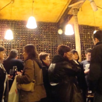 Tempranillo - Wine Bars Near Me - Madrid, M Tempranillo - Wine Bars Near Me - Madrid, M