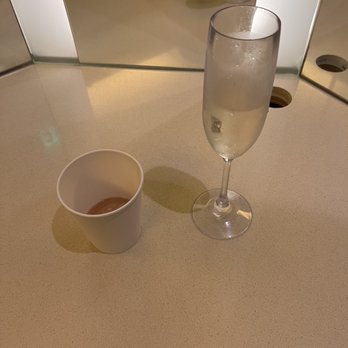 Mandarin Oriental, Miami - Complementary tea and champagne - Hotels Near Me - Miami, Florida Mandarin Oriental, Miami - Complementary tea and champagne - Hotels Near Me - Miami, Florida