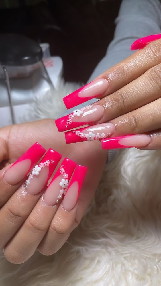 Norasnails Logo