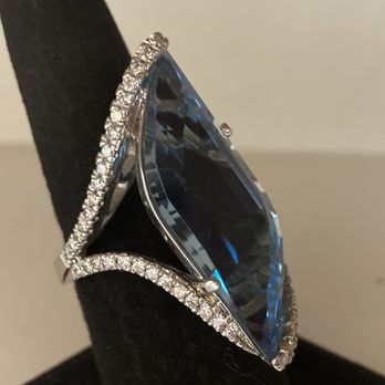Solitaires - Jewelry Near Me - Plano, Texas Solitaires - Jewelry Near Me - Plano, Texas