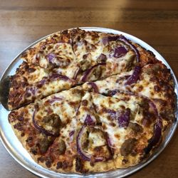 Fox's Pizza Den - Small pizza with Italian sausage and onion
