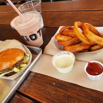 Gott's St. Helena - Bacon burger, chocolate shake and the best onion rings! - Burgers Near Me - Saint Helena, California Gott's St. Helena - Bacon burger, chocolate shake and the best onion rings! - Burgers Near Me - Saint Helena, California