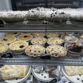 Black Bear Diner San Antonio City Base - Their mini pies & cakes - Diners Near Me - San Antonio, Texas