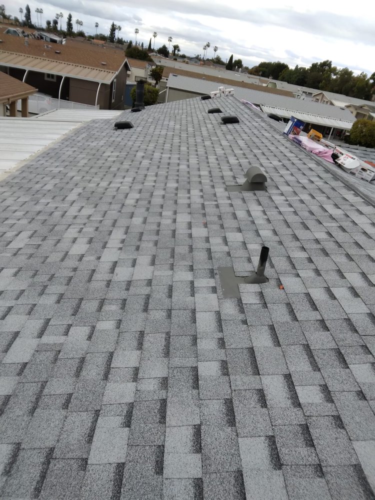 Slide of Gio Roofing