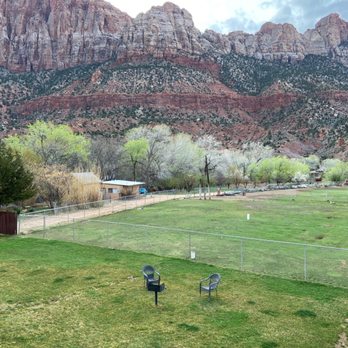 Bumbleberry Inn - View off balcony - Hotels Near Me - Springdale, Utah