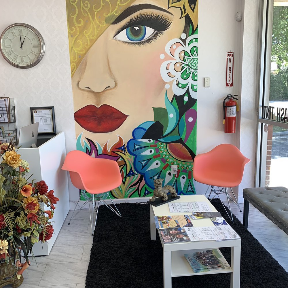 Beautiful waiting area. Beautiful waiting area.