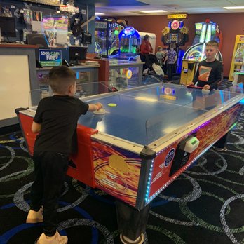 The Ingleside Hotel - Arcade - Hotels Near Me - Pewaukee, Wisconsin