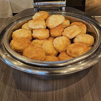 The Guest House At Graceland - breakfast buffet (biscuits) - Hotels Near Me - Memphis, Tennessee The Guest House At Graceland - breakfast buffet (biscuits) - Hotels Near Me - Memphis, Tennessee