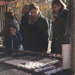 Trödelmarkt Marheinkeplatz - Mit den Augen kaufen