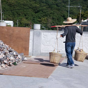 塔門 - Builder at work at Tin Hau Temple in Tap Mun - Hiking Near Me - Hong Kong, HK 塔門 - Builder at work at Tin Hau Temple in Tap Mun - Hiking Near Me - Hong Kong, HK