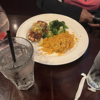 Bahama Breeze - Tequila Sunburn Glazed Salmon with Yellow Rice & Broccoli - Bars Near Me - Miami, Florida