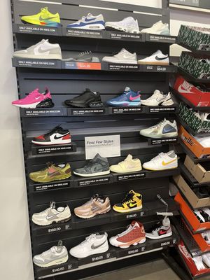 nike factory store women's shoes