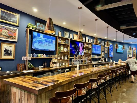 Mac's Local Eats by null