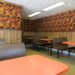 Dan's Drive In - Love the carpet on the walls!