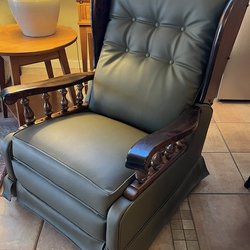 Furniture doctor - Ethan Allen rocker/recliner side view