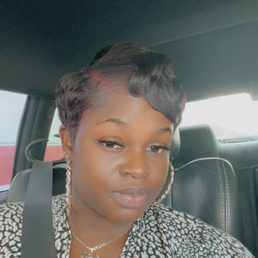 Pixie cut! Pixie cut!