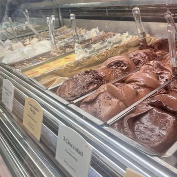 Bacio di Latte - Gelato Dessert Layers of Chocolate, Vanilla & Caramel - Gelato Near Me - Newport Beach, California Bacio di Latte - Gelato Dessert Layers of Chocolate, Vanilla & Caramel - Gelato Near Me - Newport Beach, California