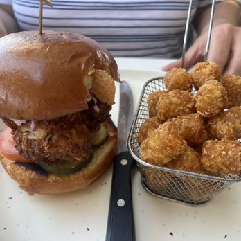 Braxton's Kitchen - Crispy chicken sandwich - Breakfast & Brunch Near Me - Camarillo, California